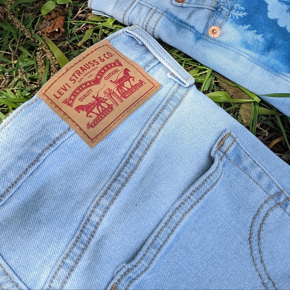Levi's Women's Ribcage Bootcut Jeans Light Indigo, 32" plus, 26 28 regular sizes